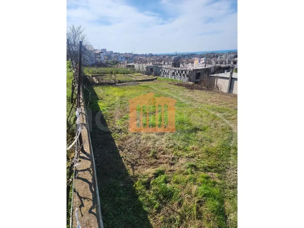 Parcela toke 1000 m²