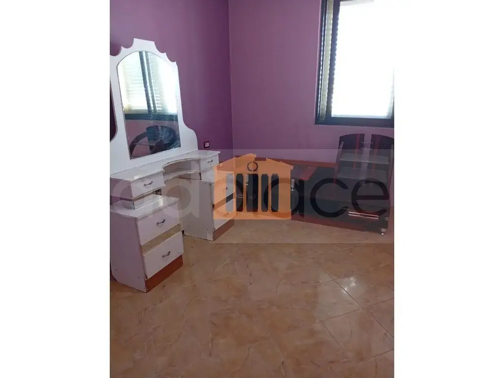 Vilë 250 m² 3 kati