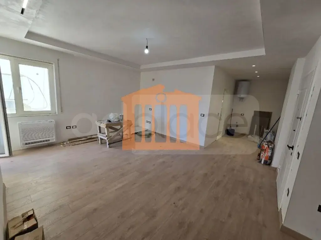 Apartament 1+2 dhoma 80 m² 4 kati