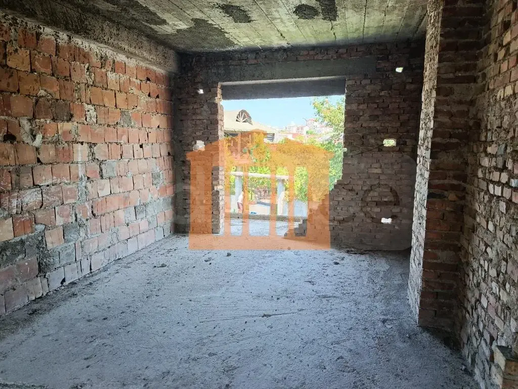 Vilë 200 m²