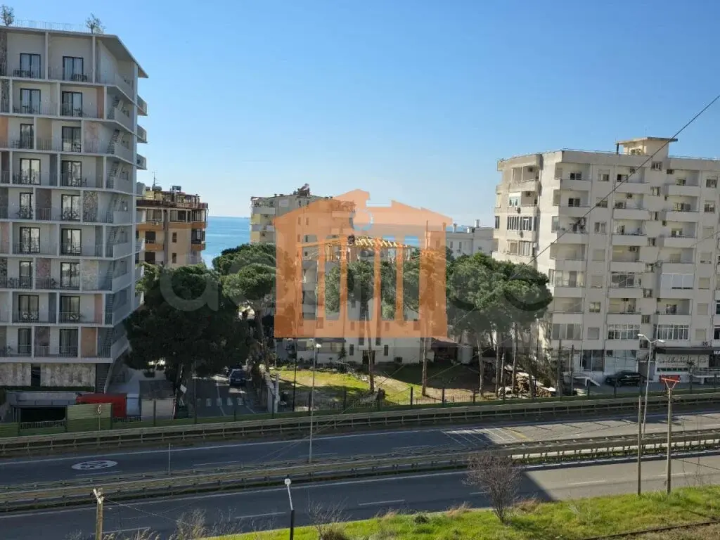 Apartament 1+2 dhoma 80 m² 4 kati