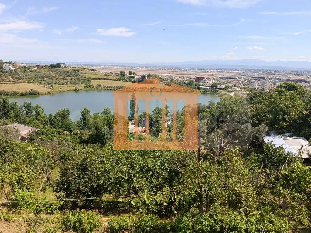 Vilë 220 m²