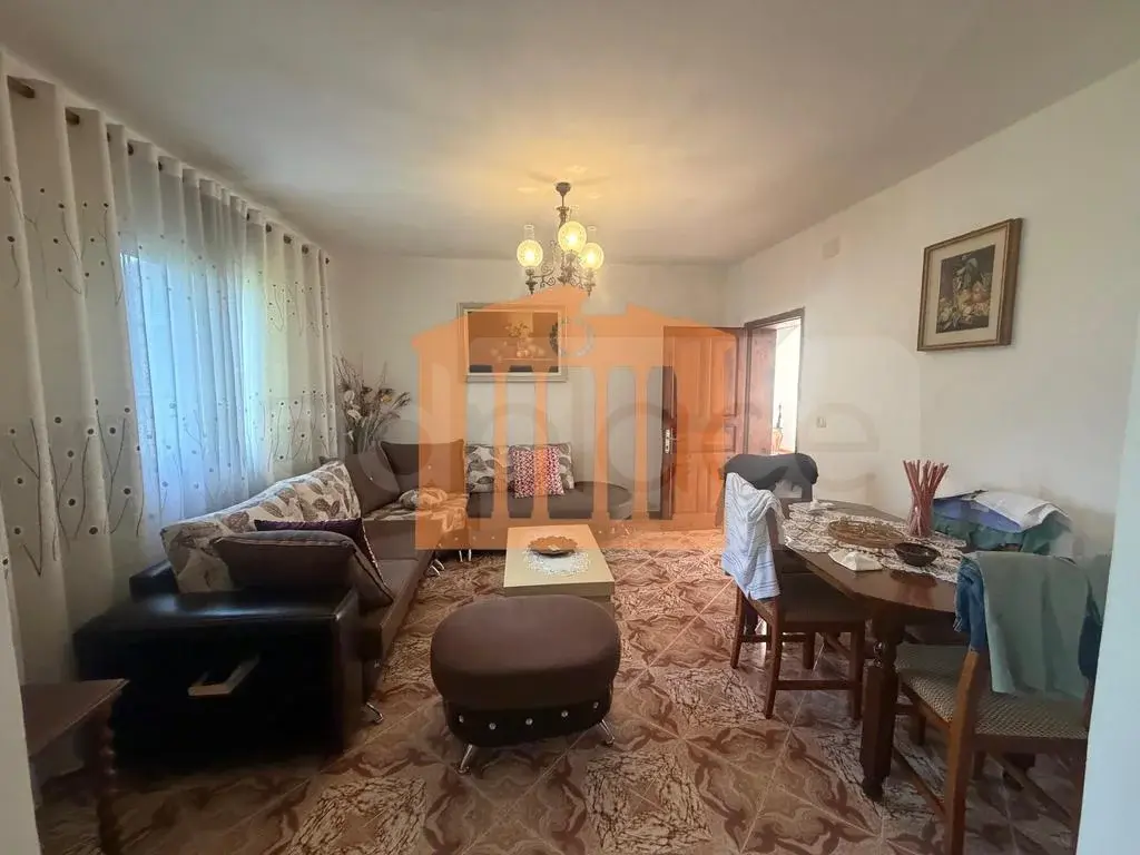 Vilë 311 m² 2 kati