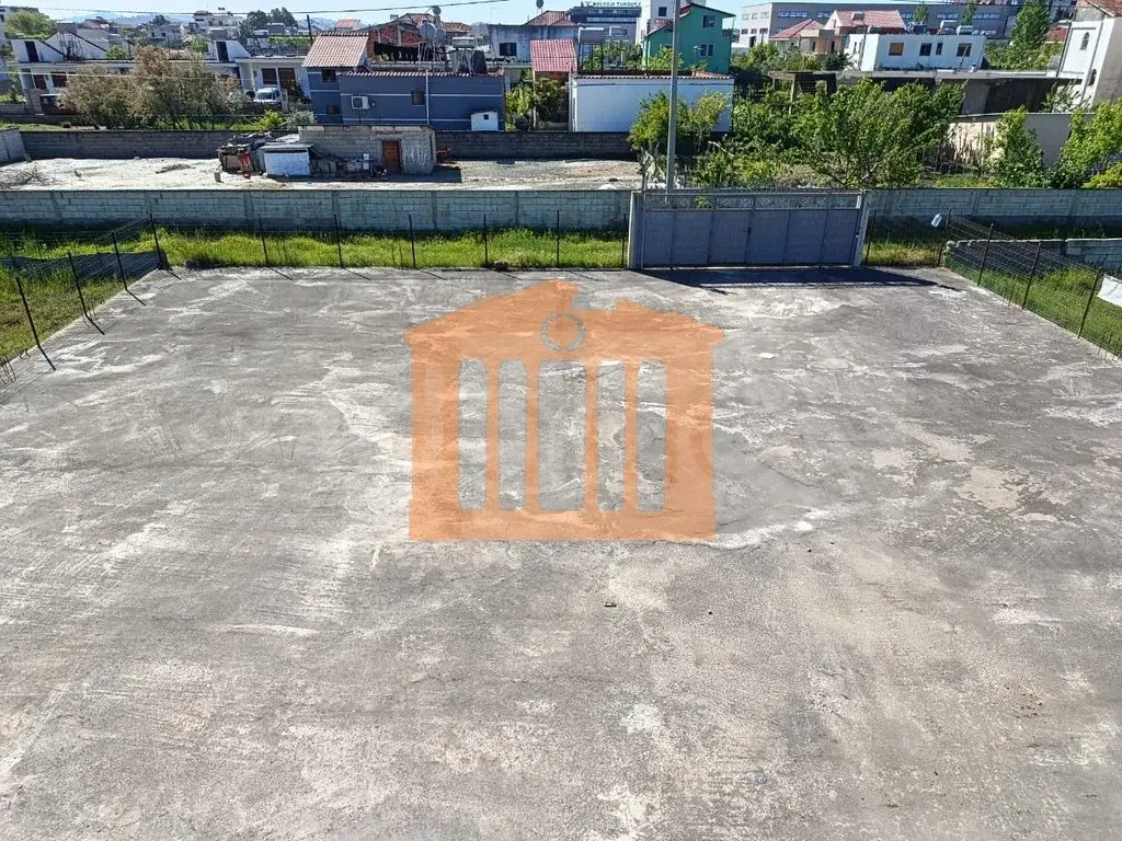 Pasuri të palujtshme komerciale 300 m²
