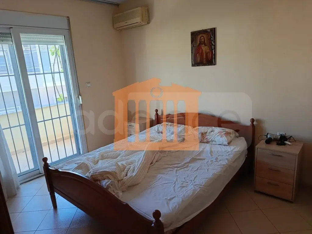 Vilë 180 m²