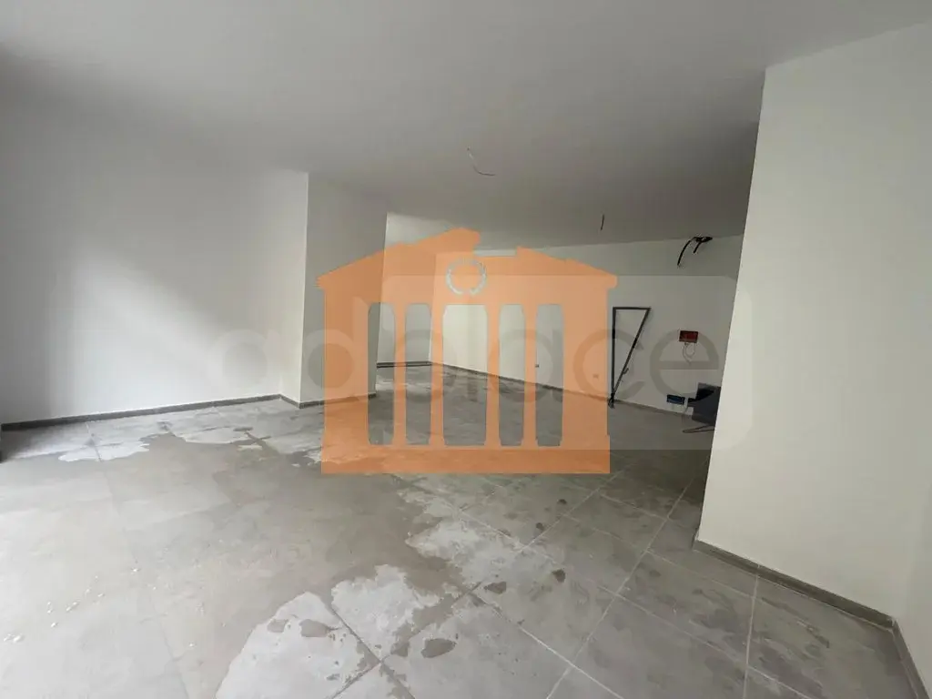 Pasuri të palujtshme komerciale 78 m² 1 kati