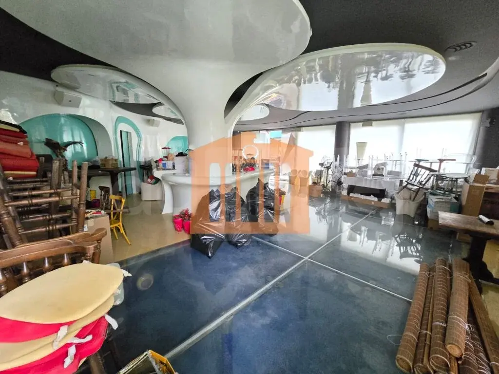 Pasuri të palujtshme komerciale 128 m²