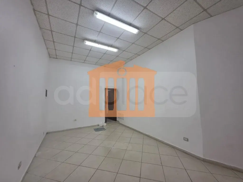 Pasuri të palujtshme komerciale 32 m² 1 kati