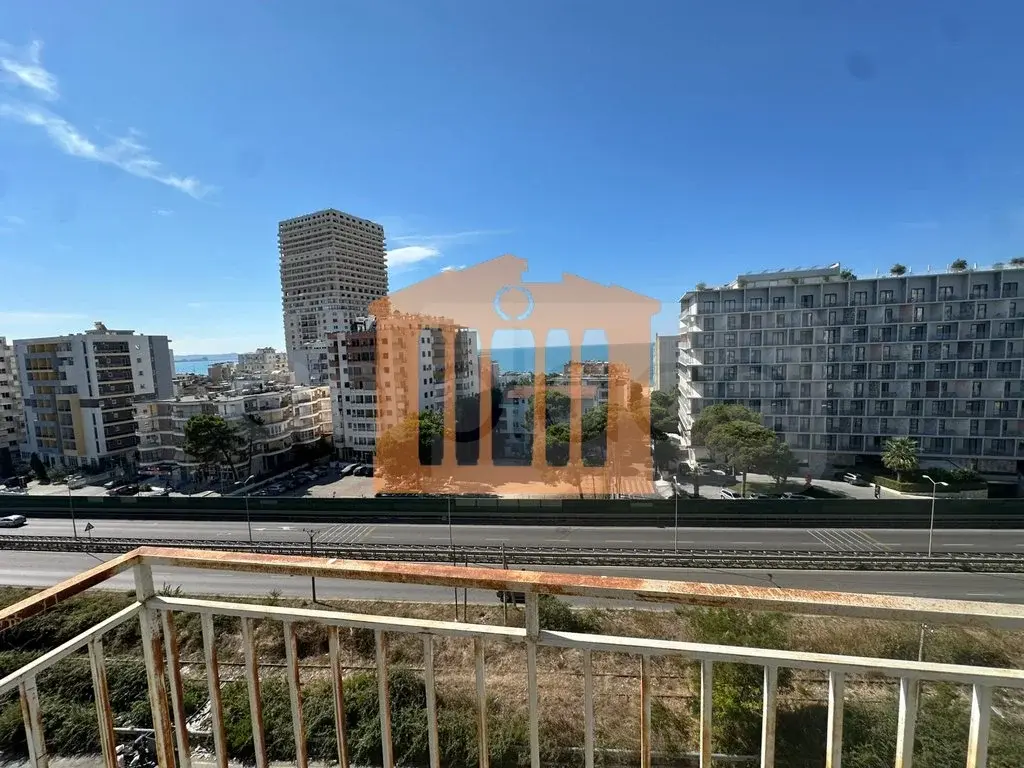 Apartament 1+3 dhoma 98 m² 6 kati