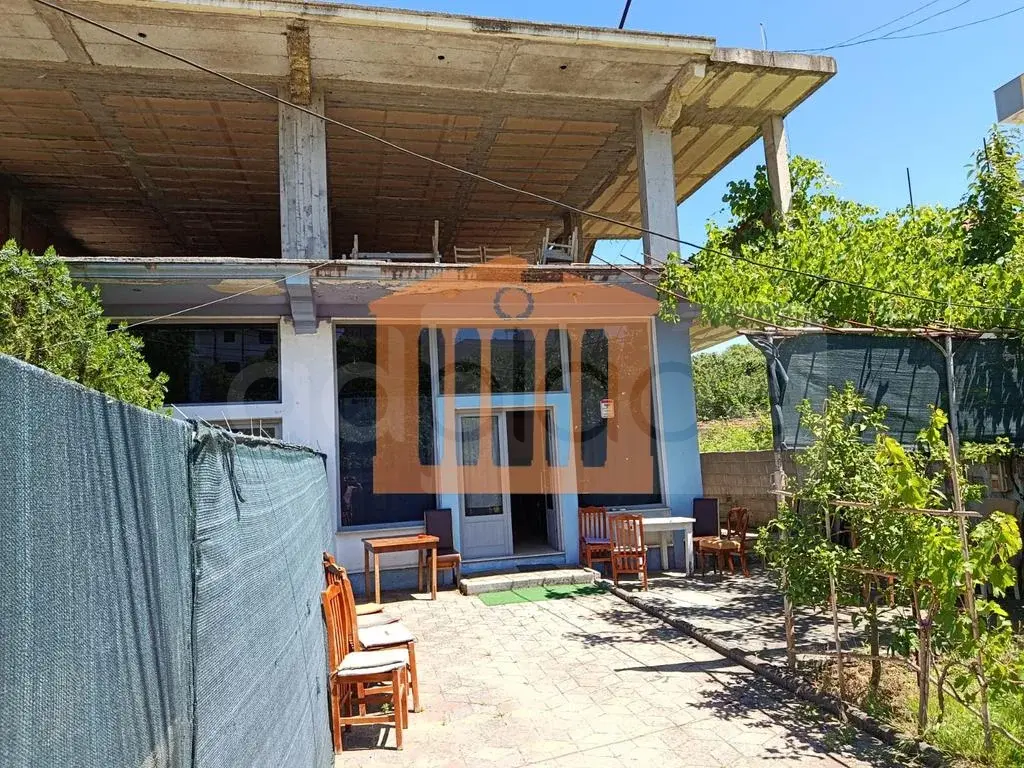 Vilë 360 m²