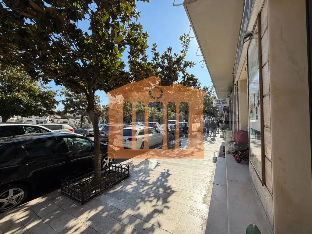 Pasuri të palujtshme komerciale 200 m²