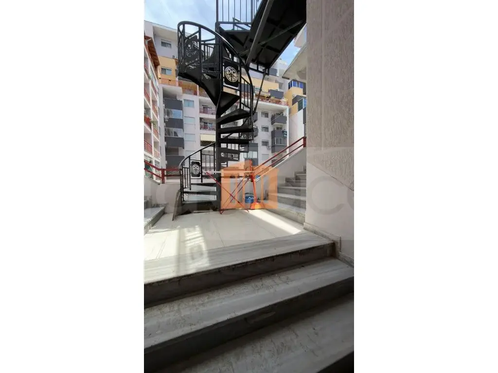 Apartament 1+2 dhoma 77 m² 2 kati