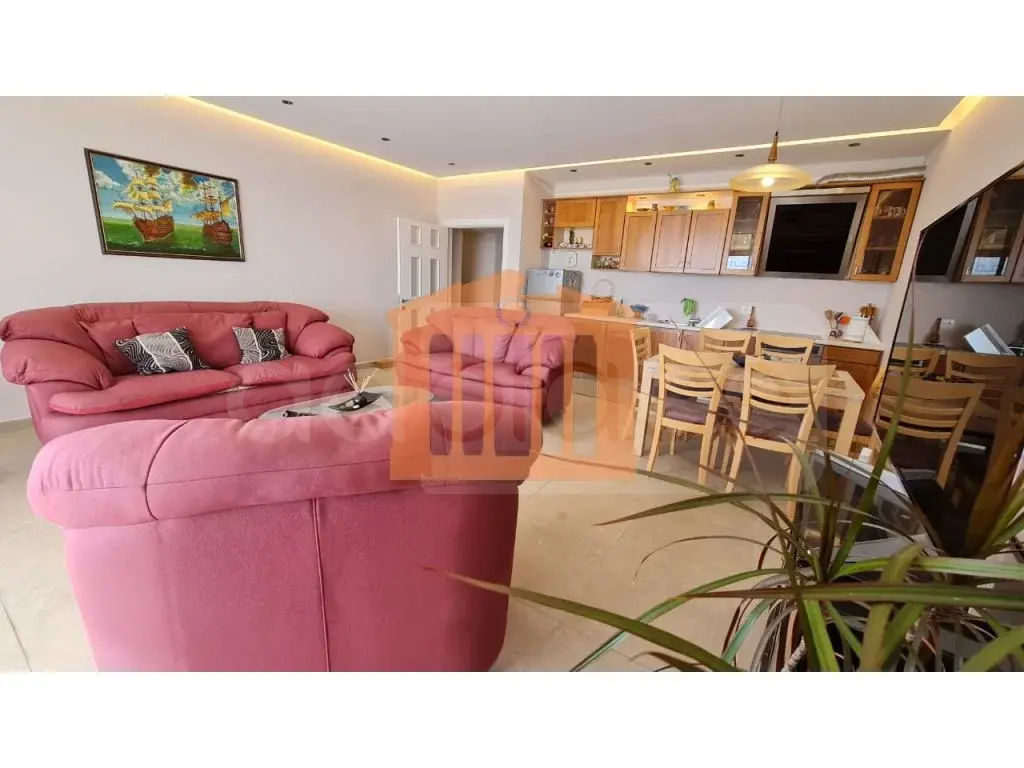 Apartament 1+3 dhoma 121 m² 8 kati