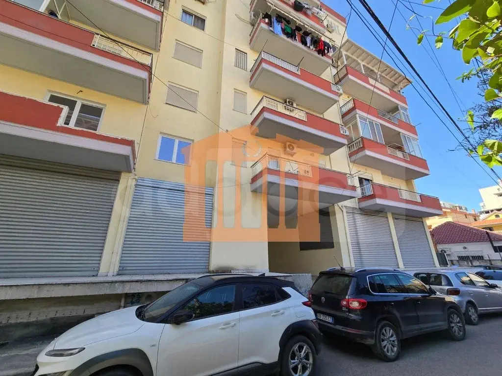 Pasuri të palujtshme komerciale 45 m² 1 kati