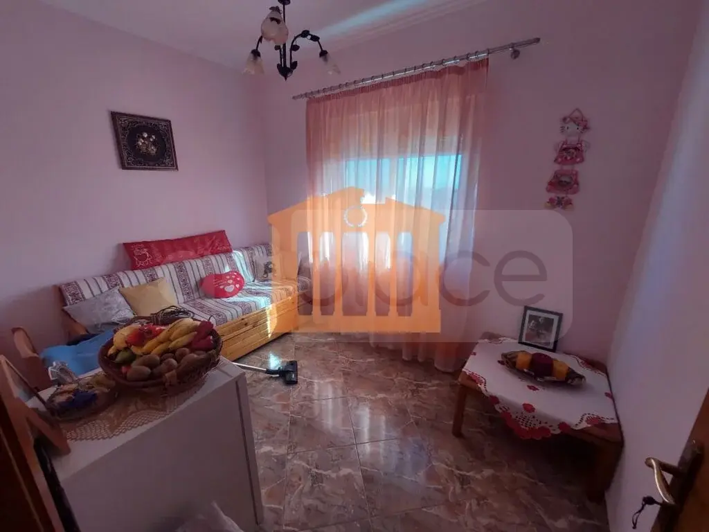 Vilë 210 m² 1 kati