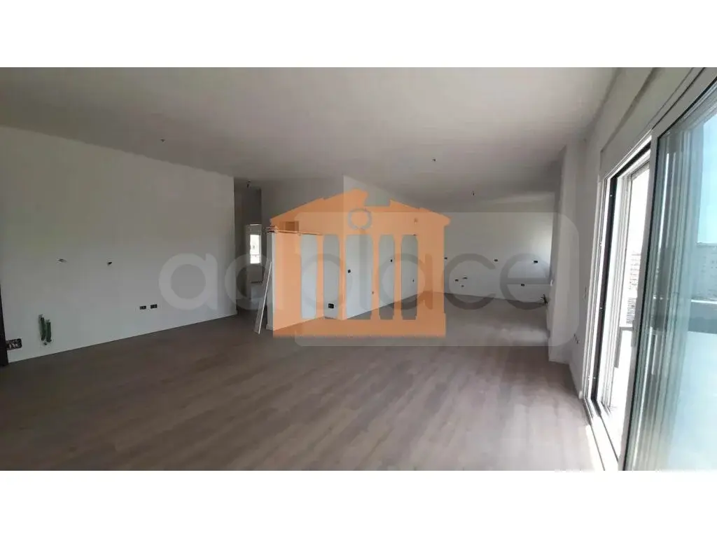 Apartament 169 m² 8 kati