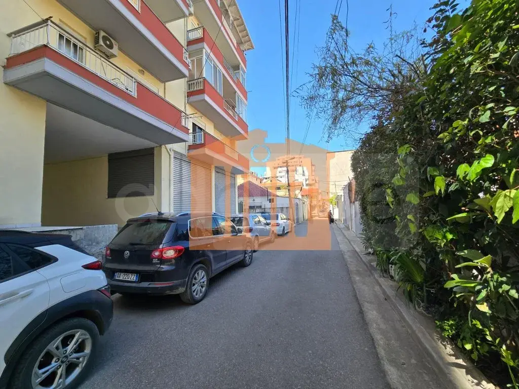 Pasuri të palujtshme komerciale 45 m² 1 kati