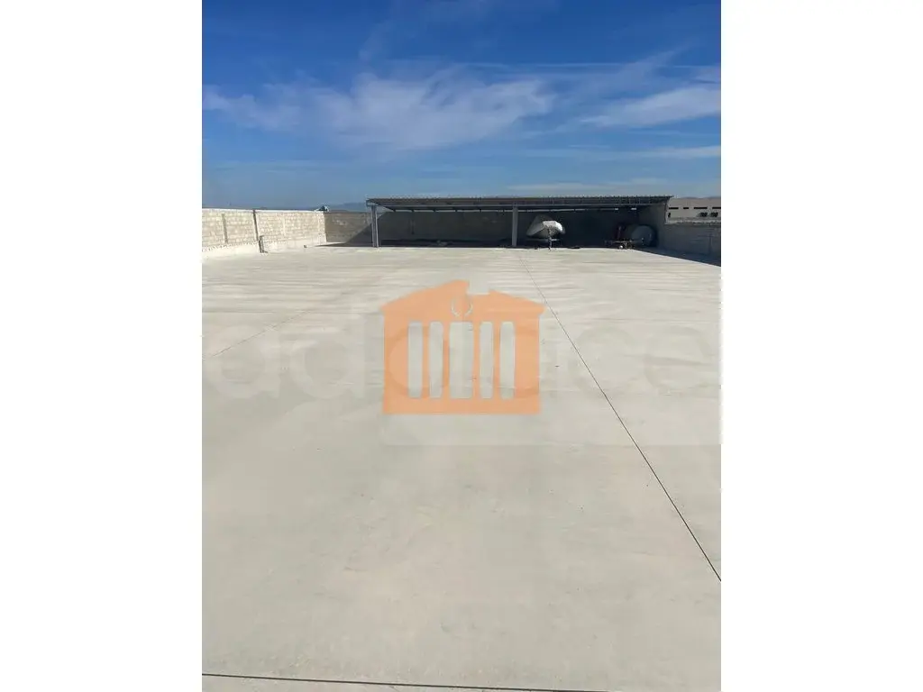 Pasuri të palujtshme komerciale 2000 m²
