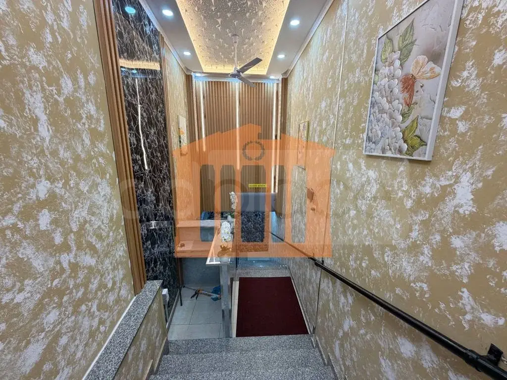 Pasuri të palujtshme komerciale 200 m²
