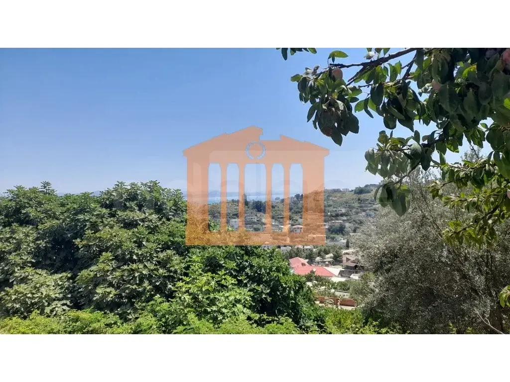 Vilë 460 m² 3 kati