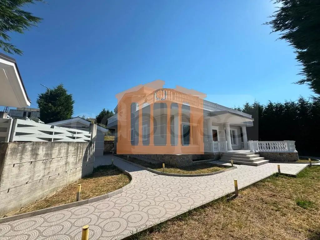 Vilë 402 m² 2 kati