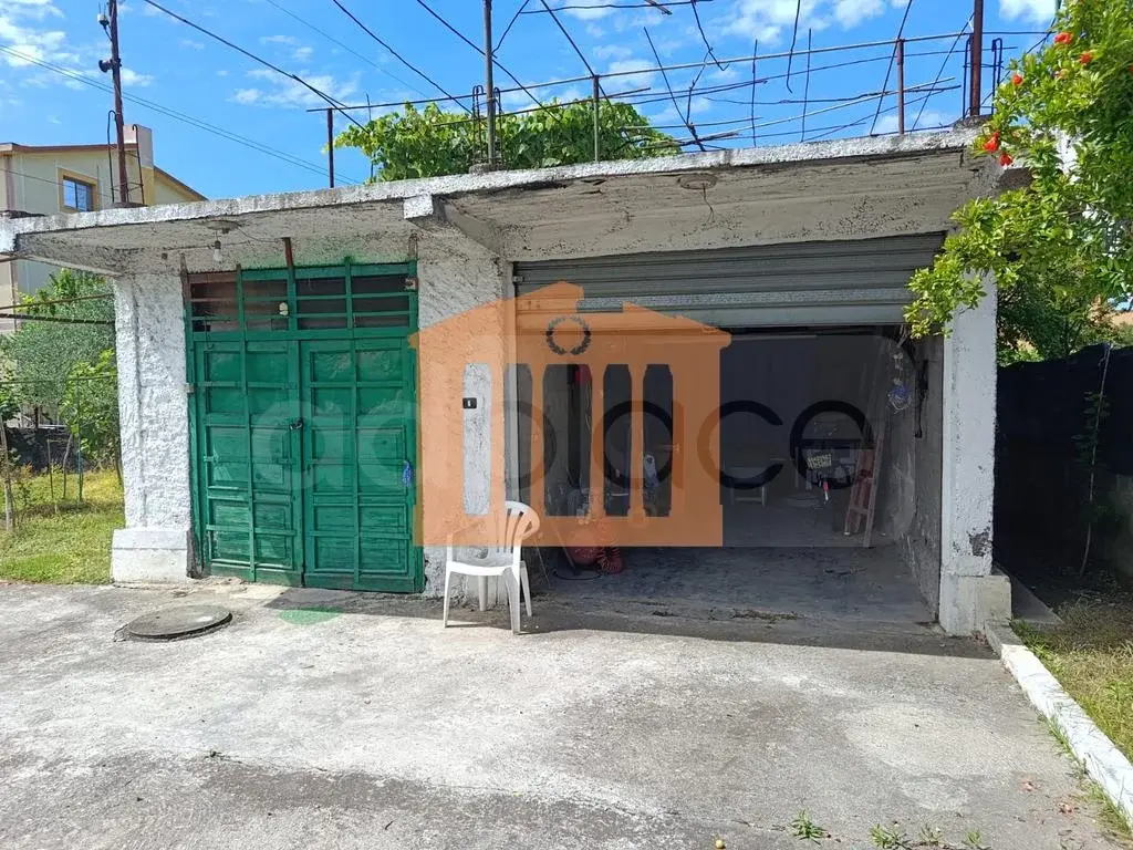 Vilë 332 m²