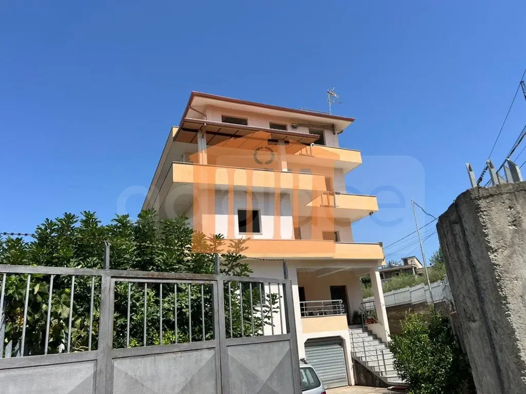 Vilë 580 m²