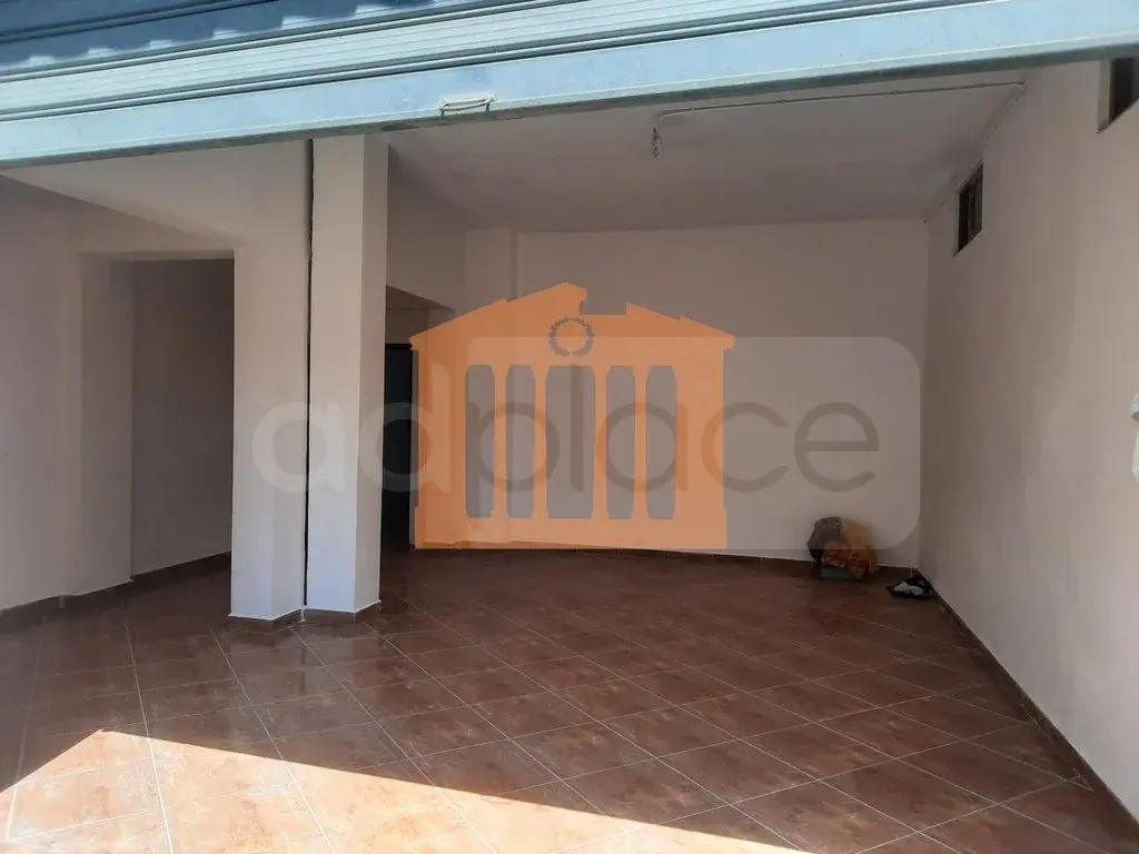 Vilë 585 m² 1 kati