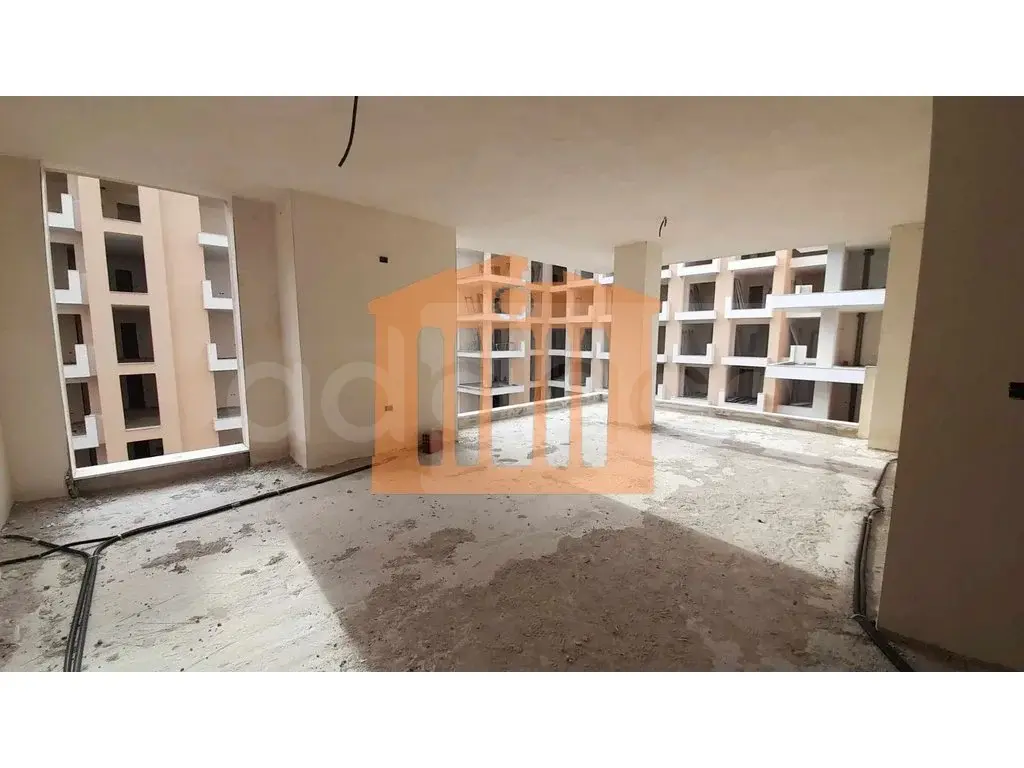 Apartament 1+1 dhoma 184 m² 5 kati