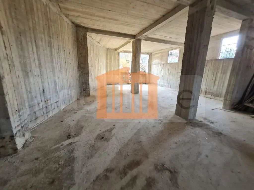 Pasuri të palujtshme komerciale 254 m² -1 kati