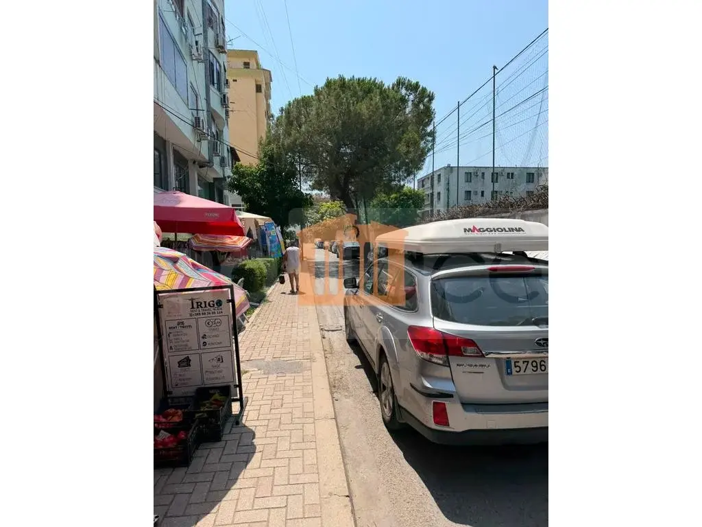 Pasuri të palujtshme komerciale 92 m² 1 kati