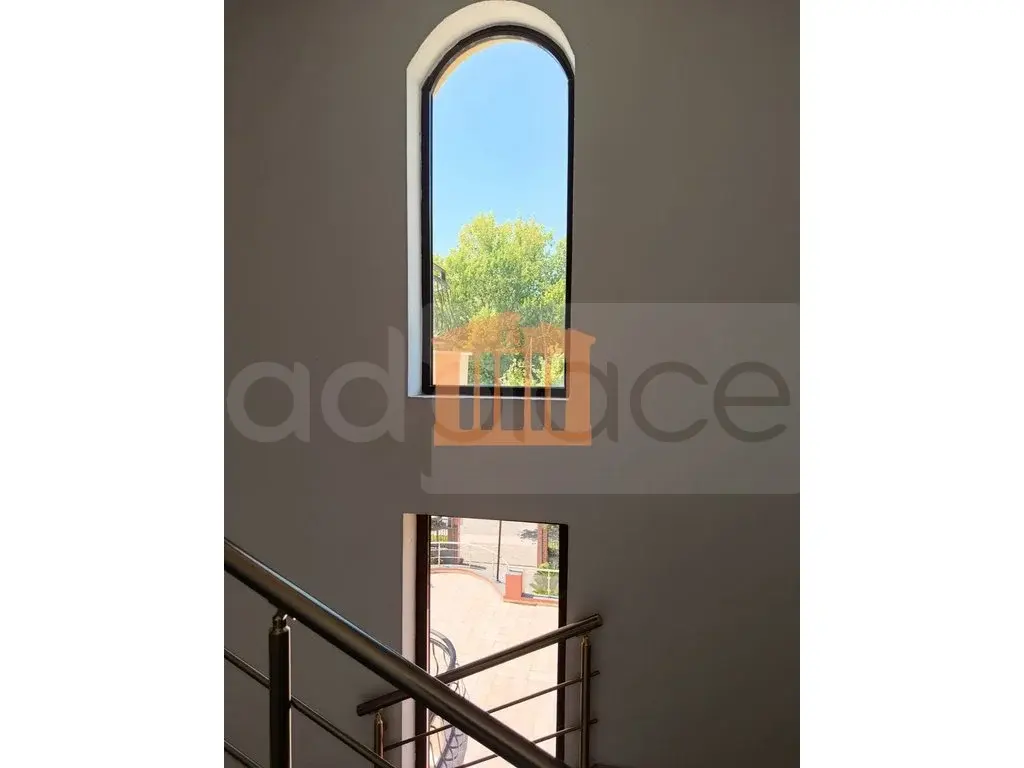 Pasuri të palujtshme komerciale 670 m² 1 kati