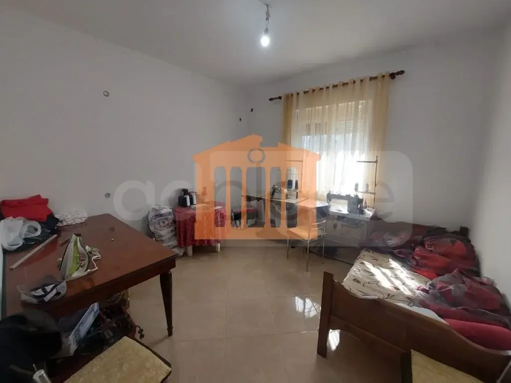 Vilë 210 m² 1 kati