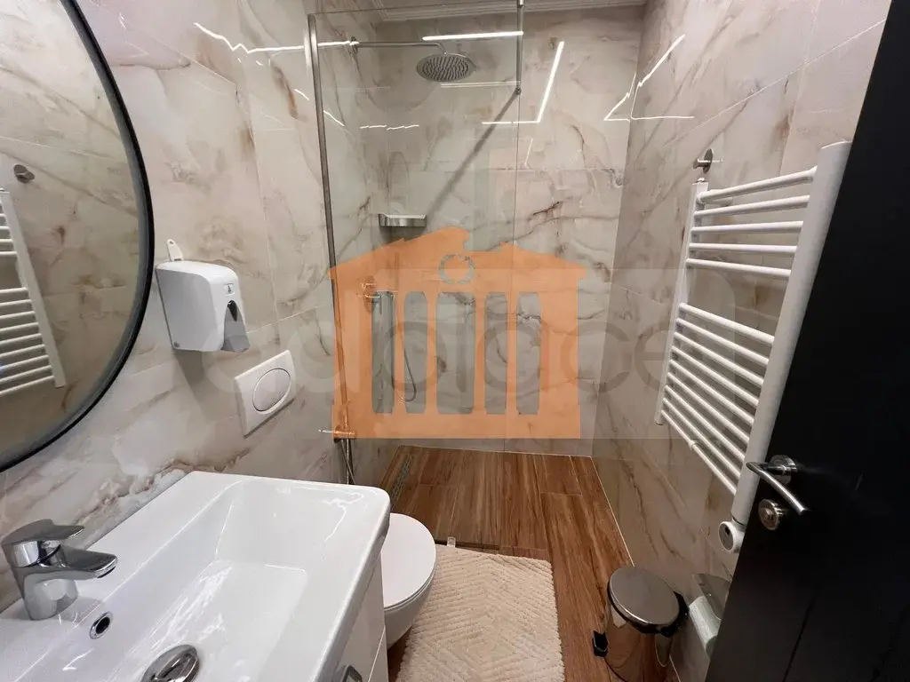Pasuri të palujtshme komerciale 139 m² 5 kati