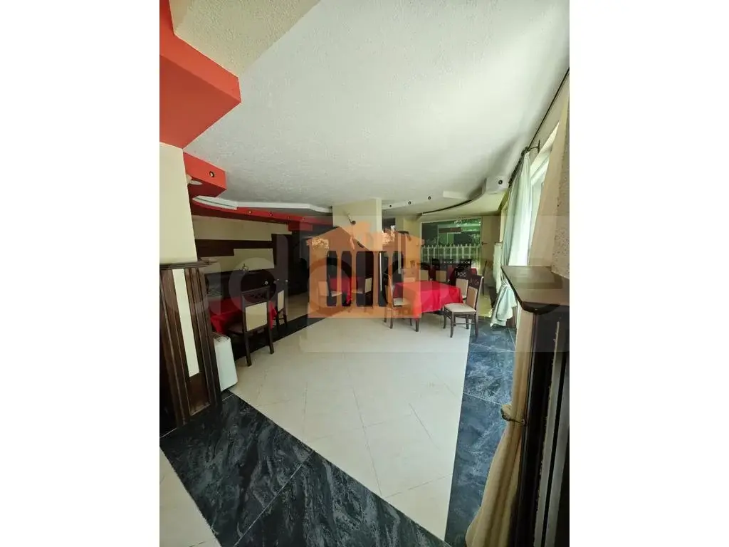 Pasuri të palujtshme komerciale 288 m² 1 kati