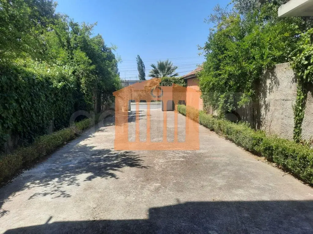 Vilë 585 m² 1 kati