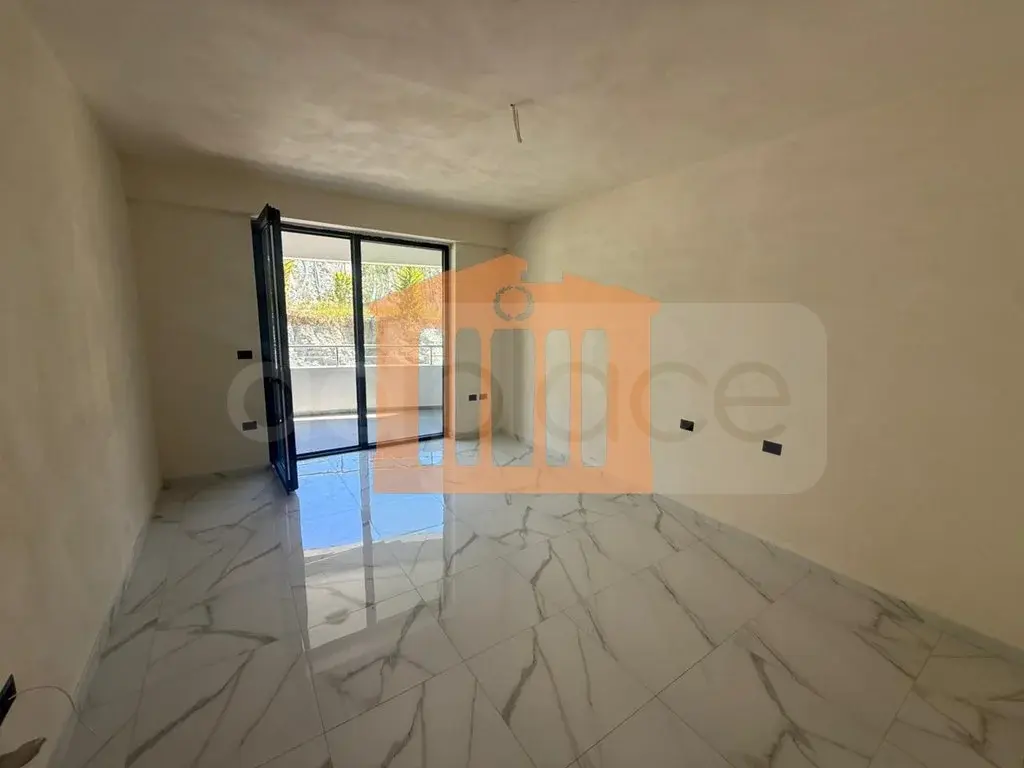 Apartament 1+2 dhoma 122 m² 3 kati