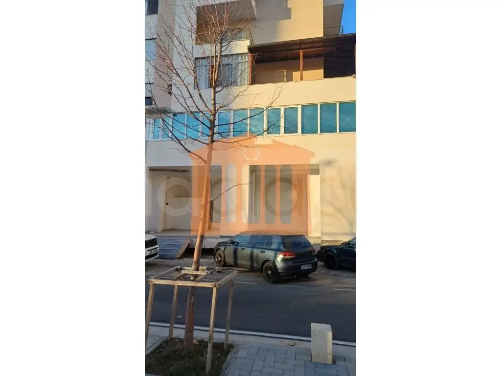 Pasuri të palujtshme komerciale 71 m² 1 kati
