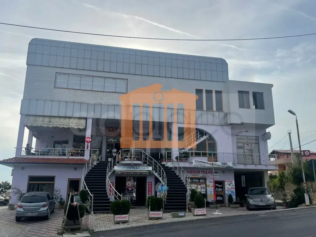 Pasuri të palujtshme komerciale 1257 m²