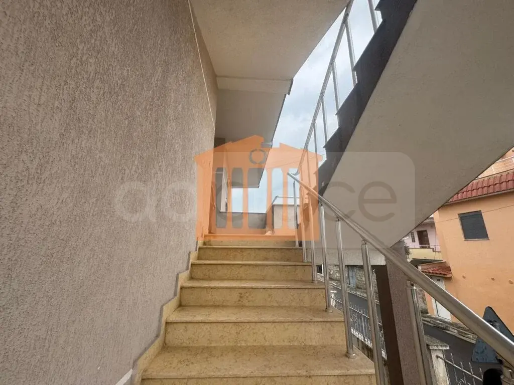 Apartament 1+2 dhoma 168 m² 2 kati