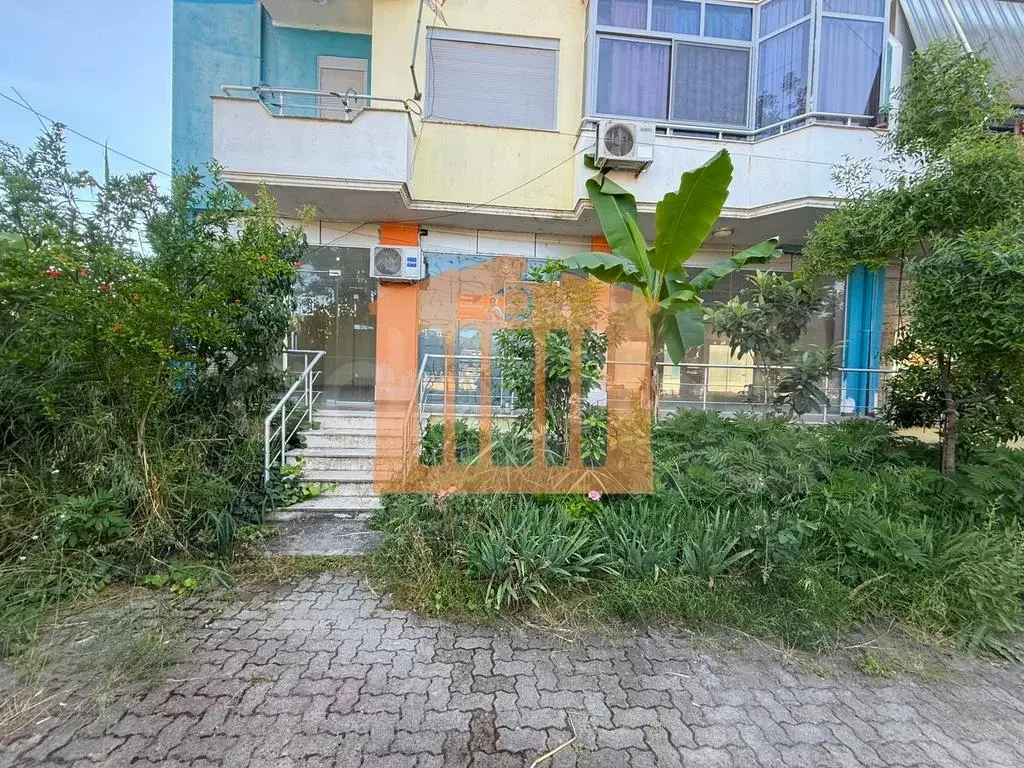 Pasuri të palujtshme komerciale 890 m² 1 kati