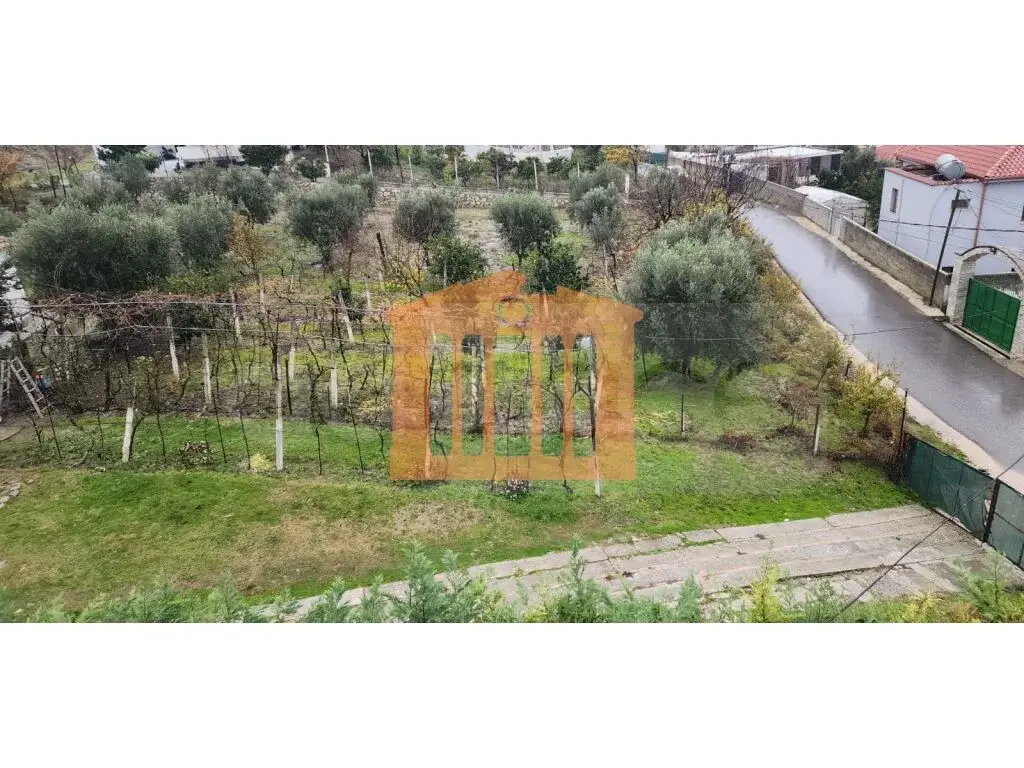 Vilë 7743 m² 1 kati