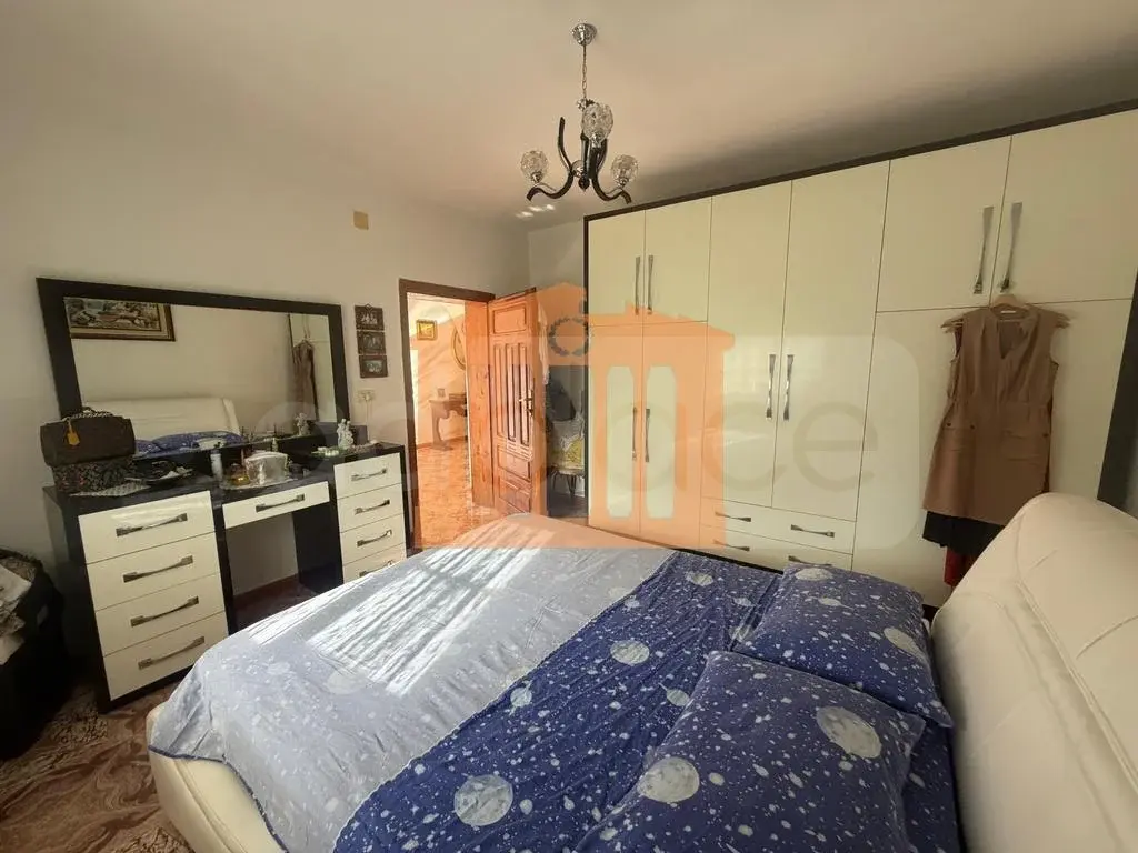 Vilë 311 m² 2 kati