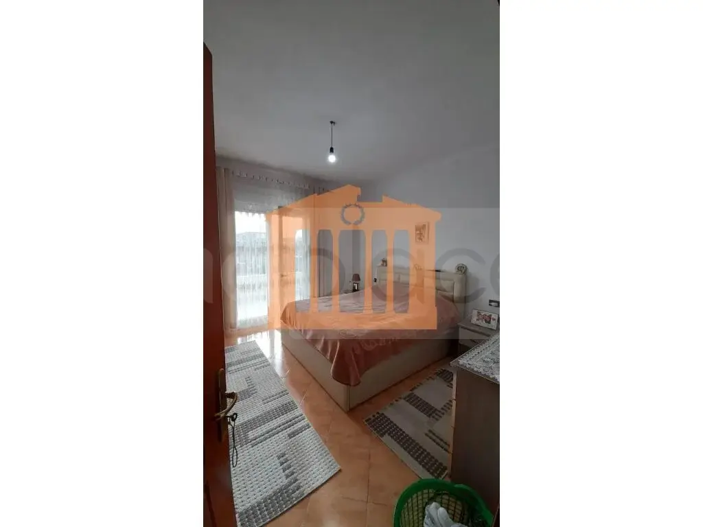 Vilë 600 m² 3 kati