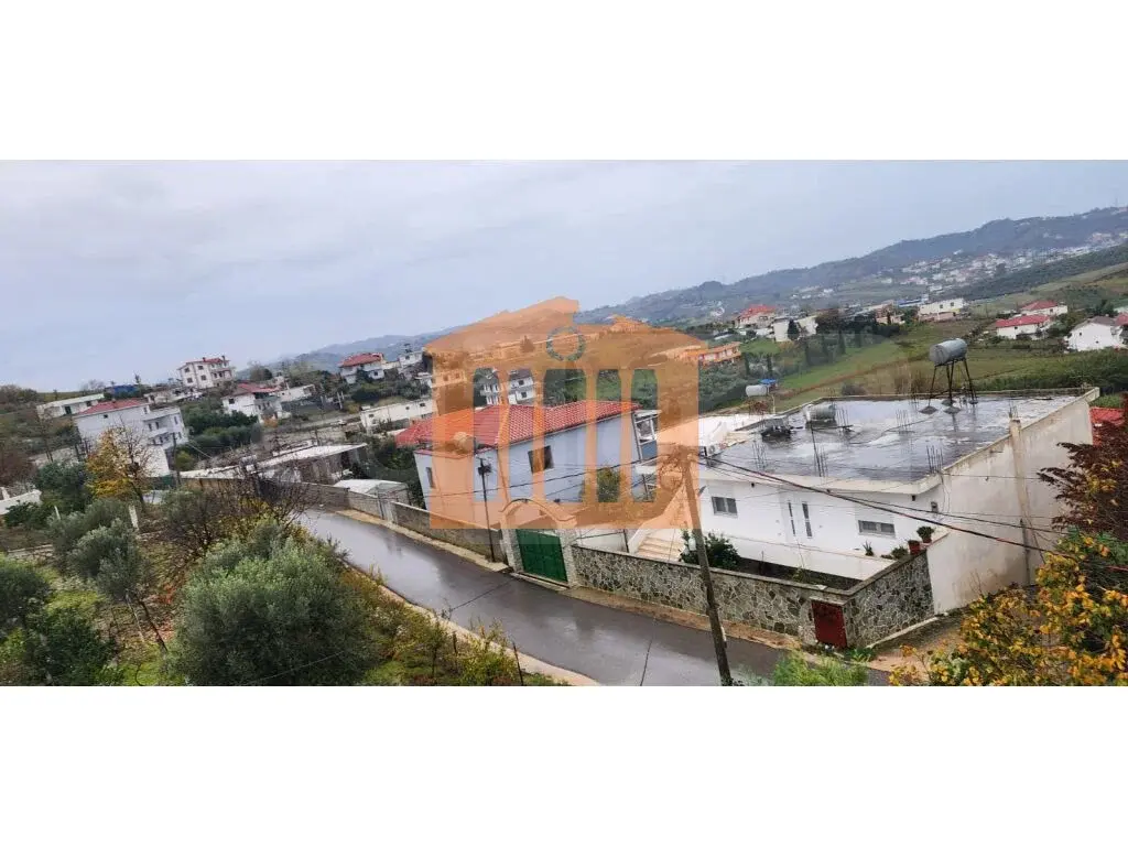 Vilë 7743 m² 1 kati