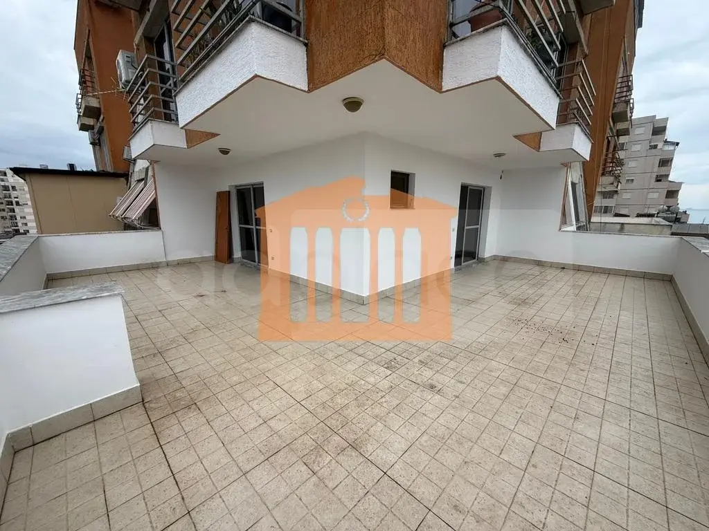 Apartament 1+2 dhoma 137 m²
