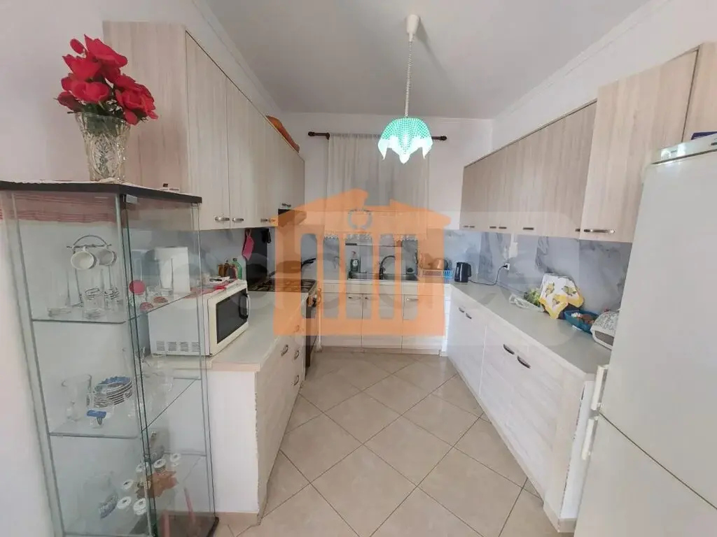 Vilë 210 m² 1 kati
