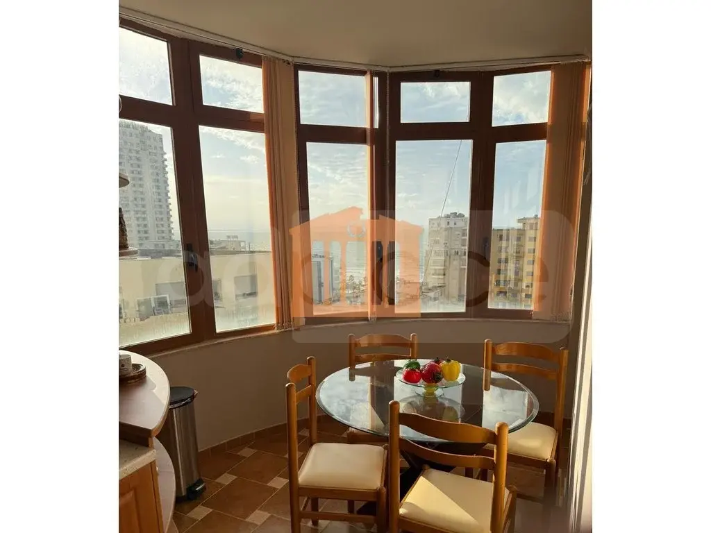 Apartament 1+3 dhoma 148 m² 5 kati