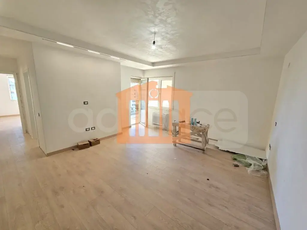 Apartament 1+2 dhoma 80 m² 4 kati