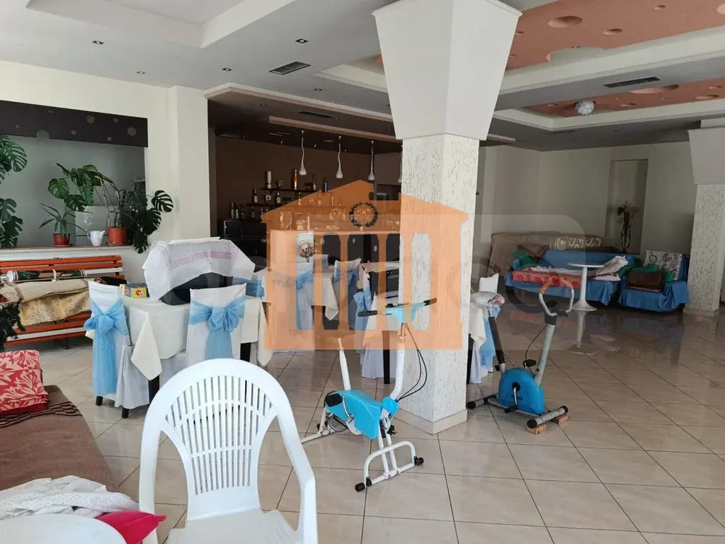 Pasuri të palujtshme komerciale 670 m² 1 kati